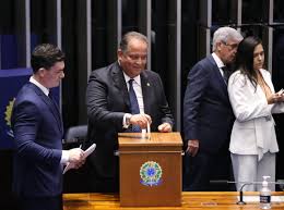 Eduardo Gomes é eleito 1º vice-presidente do Senado Federal