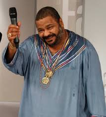 Arlindo Cruz, cantor, compositor e multi-instrumentista, morre no Rio