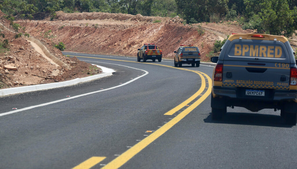 Governador Laurez Moreira entrega pavimentação do Trevo da Praia em Gurupi