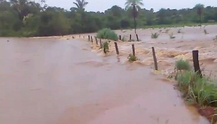 Chuvas intensas causam rompimento de barragens e provocam estragos na zonal rural de Santa Rosa