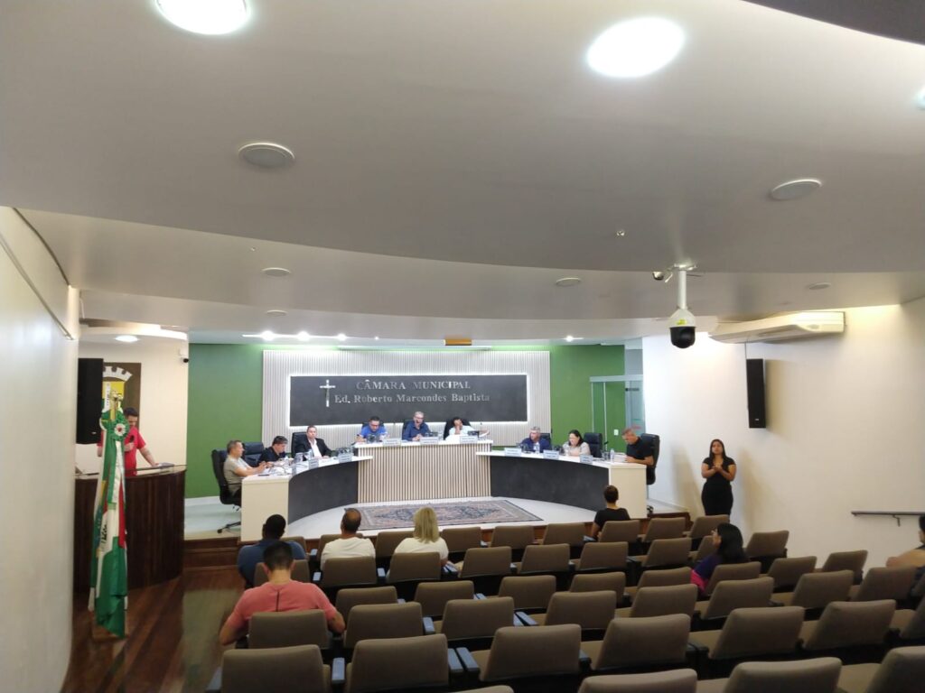 Base esvazia sessão na Câmara de Palmas após decisão judicial que suspendeu terceirização das UPAs