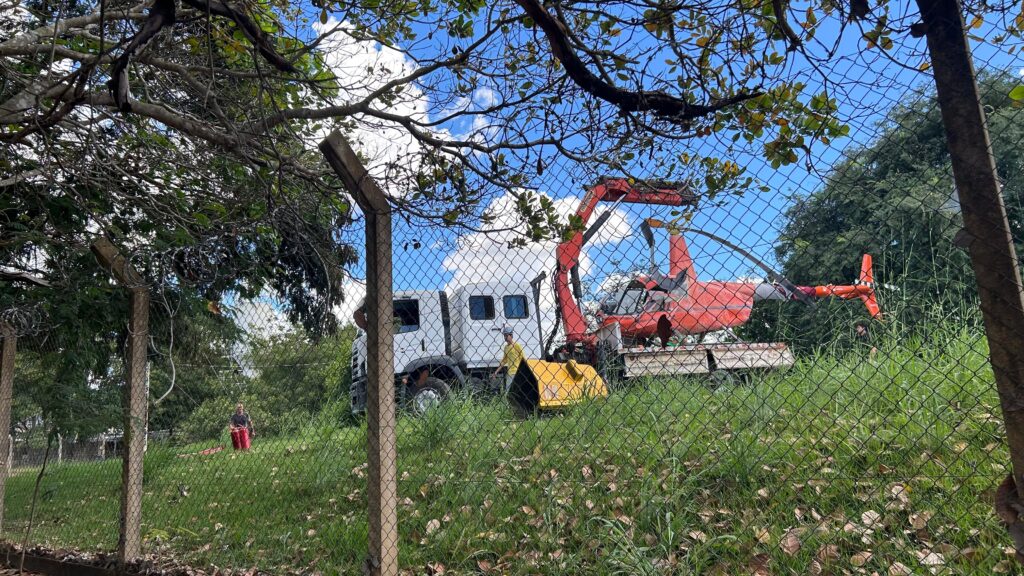 Helicóptero da dupla Henrique e Juliano cai em fazenda no Tocantins