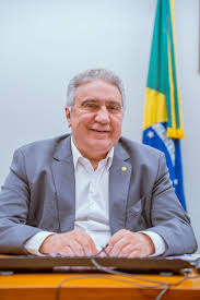 Laurez Moreira disse que recebeu com tranquilidade a notícia de desistência de Carlesse