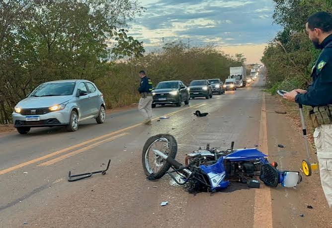 Motociclista morre após bater em caminhão na BR-010